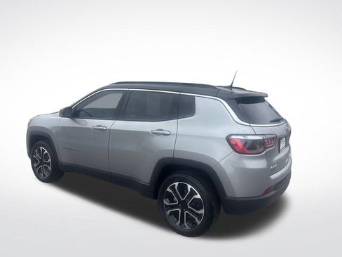 Used 2023 Jeep Compass Limited w/ Sun and Sound Group AWD/4WD image 4