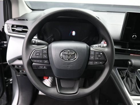 Certified 2026 Toyota Sienna LE FWD image 16