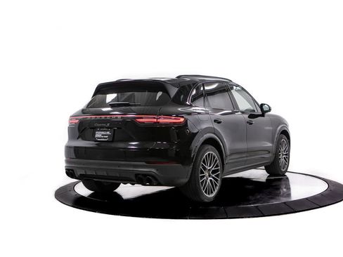 Certified 2023 Porsche Cayenne S Platinum AWD/4WD image 7