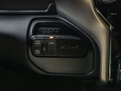 Used 2023 RAM 2500 Laramie AWD/4WD image 11