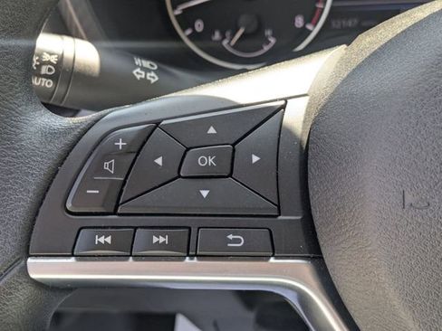 Used 2025 Nissan Sentra SV image 17