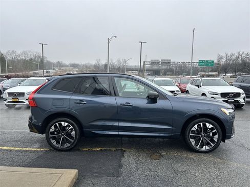 New 2026 Volvo XC60 B5 Plus w/ Climate Package image 9