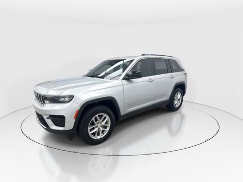 Used 2024 Jeep Grand Cherokee Laredo X w/ Trailer Tow Package image 4