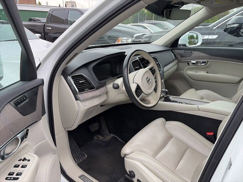 Used 2022 Volvo XC90 T6 Inscription AWD/4WD image 5