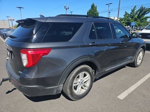 Used 2020 Ford Explorer XLT w/ Equipment Group 202A AWD/4WD image 3