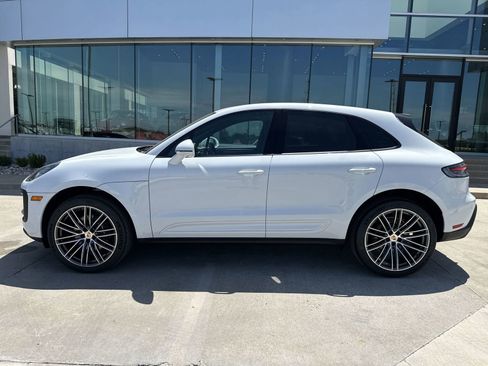 New 2025 Porsche Macan image 2