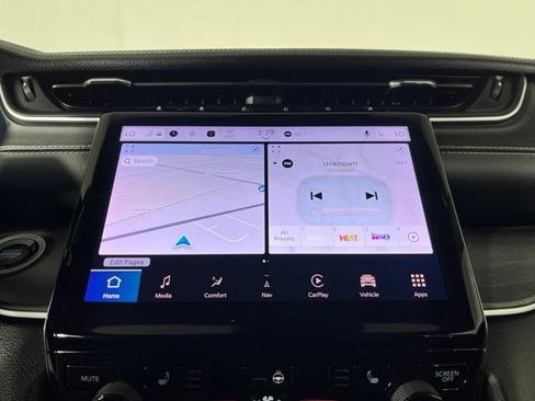 Used 2023 Jeep Grand Cherokee Limited w/ Black Appearance Package AWD/4WD image 24