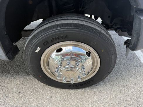 Used 2016 Ford F550 4x4 Regular Cab Super Duty image 14