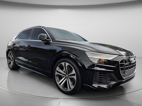 Used 2019 Audi Q8 Prestige w/ Adaptive Chassis Package AWD/4WD image 8