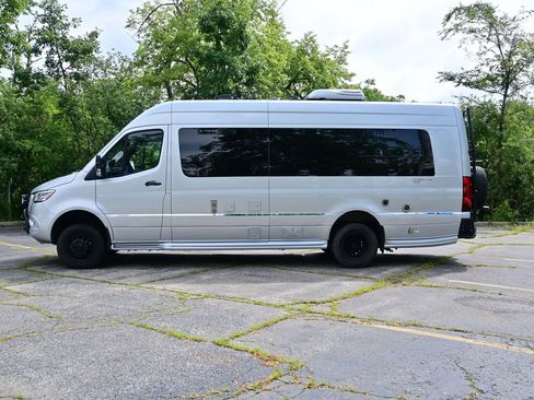 Used 2020 Mercedes-Benz Sprinter 3500 image 5