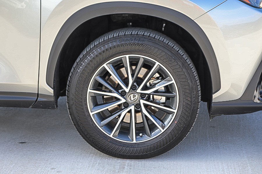 Certified 2023 Lexus NX 350h AWD w/ Towing Package (2000 Lbs) image 10