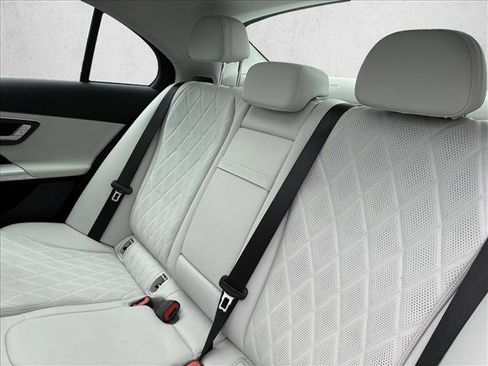 Used 2026 Mercedes-Benz E 350 4MATIC Sedan image 15