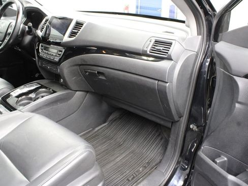 Used 2018 Honda Pilot Touring image 30