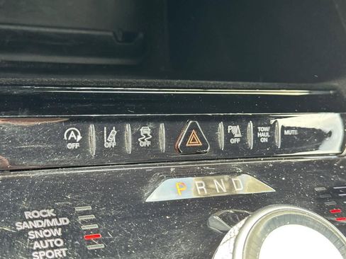 Used 2023 Jeep Wagoneer L Series III w/ Preferred Equipment Group image 20