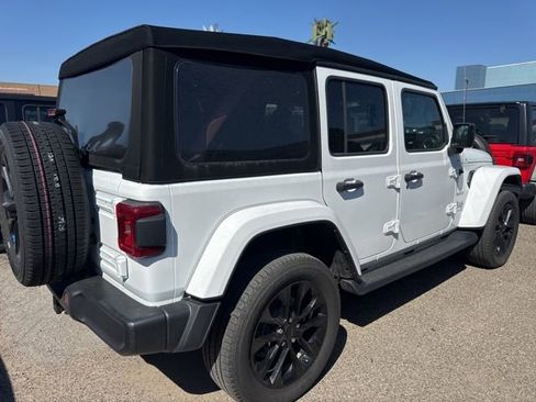 Used 2023 Jeep Wrangler Unlimited Sahara w/ Cold Weather Group AWD/4WD image 5
