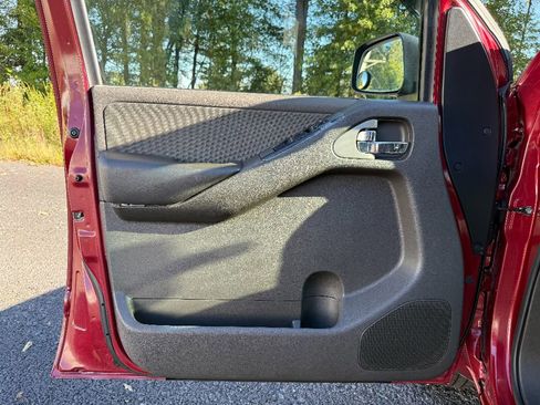 Used 2006 Nissan Pathfinder S image 22