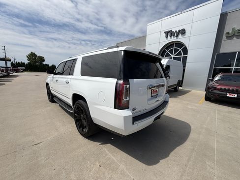 Used 2016 GMC Yukon XL Denali w/ Open Road Package AWD/4WD image 38