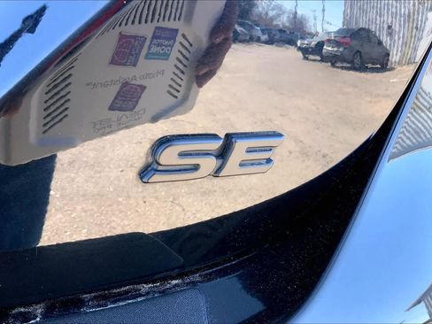 Used 2024 Toyota Camry SE image 10