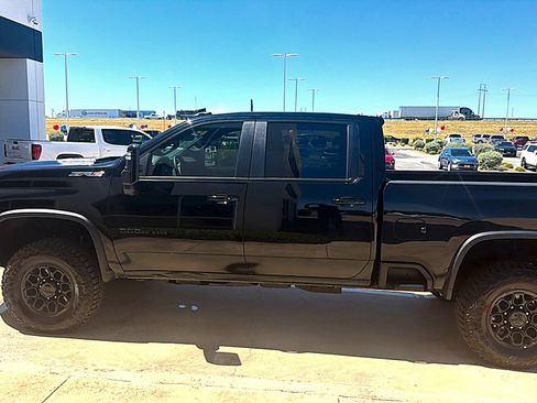Used 2026 Chevrolet Silverado 2500 ZR2 w/ ZR2 Bison Edition AWD/4WD image 4