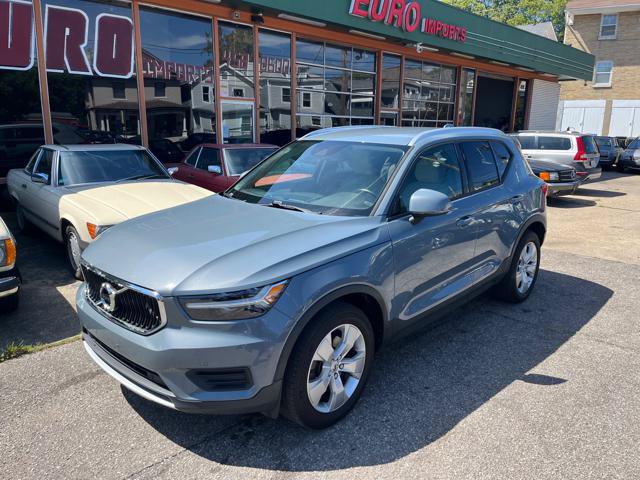 Used 2020 Volvo XC40 T5 Momentum AWD/4WD image 2