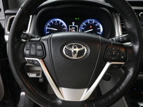 Used 2015 Toyota Highlander Limited Platinum image 27