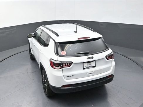 New 2026 Jeep Compass Latitude image 13