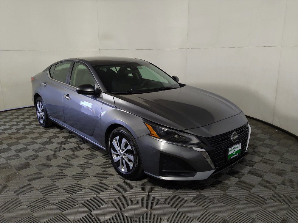 Used 2024 Nissan Altima 2.5 S FWD image 11
