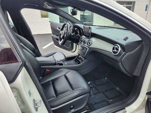 Used 2015 Mercedes-Benz CLA 250 image 14