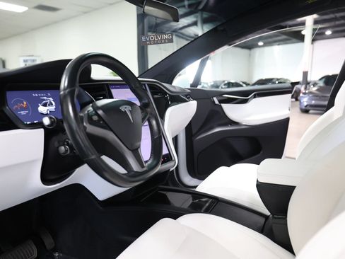 Used 2019 Tesla Model X Long Range AWD/4WD image 34