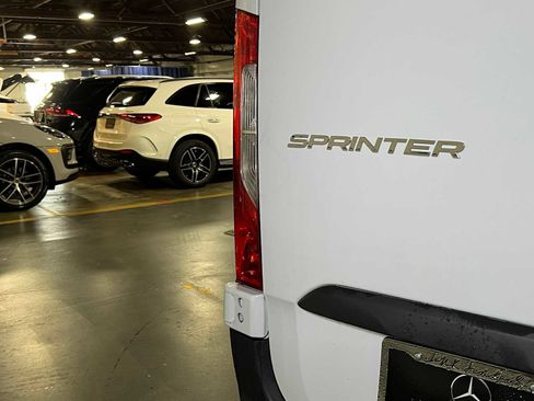 Used 2024 Mercedes-Benz Sprinter 2500 image 14