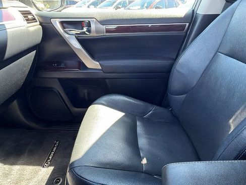 Used 2017 Lexus GX 460 Premium w/ Premium Package image 22