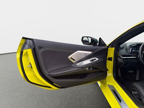 Used 2023 Chevrolet Corvette Stingray Preferred Cpe w/ Z51 Performance Package RWD image 27