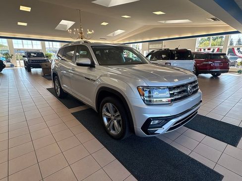 Used 2018 Volkswagen Atlas SEL w/ R-Line Package AWD/4WD image 7