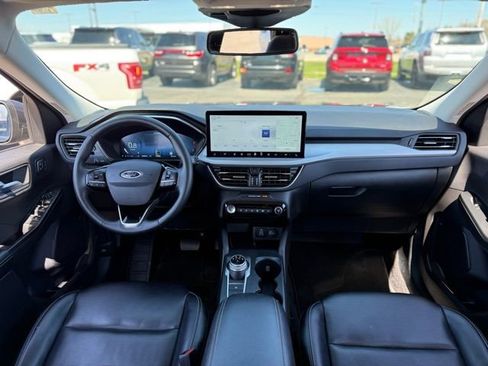 Used 2024 Ford Escape Platinum image 2