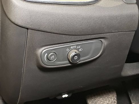 Used 2024 Chevrolet Equinox LT AWD/4WD image 25