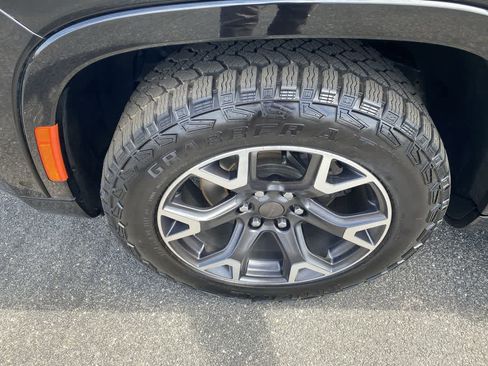 Used 2023 Jeep Wagoneer L Series III image 10