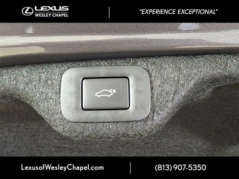 New 2025 Lexus ES 350 w/ Premium Package image 9