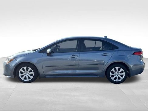 Used 2024 Toyota Corolla LE FWD image 2