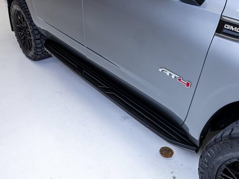 Used 2023 GMC Yukon XL AT4 AWD/4WD image 5
