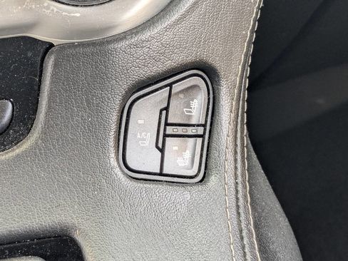 Used 2016 GMC Yukon XL SLT w/ Open Road Package image 27