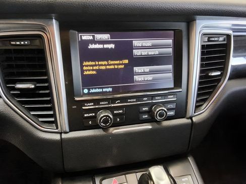 Used 2015 Porsche Macan S AWD/4WD image 24
