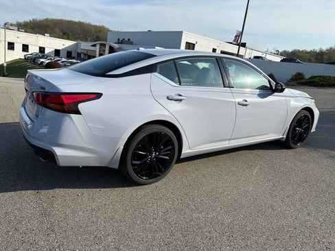 Certified 2023 Nissan Altima 2.5 SR w/ SR Premium Package image 5