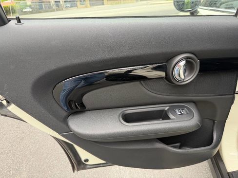 Used 2019 MINI Cooper Clubman FWD image 15