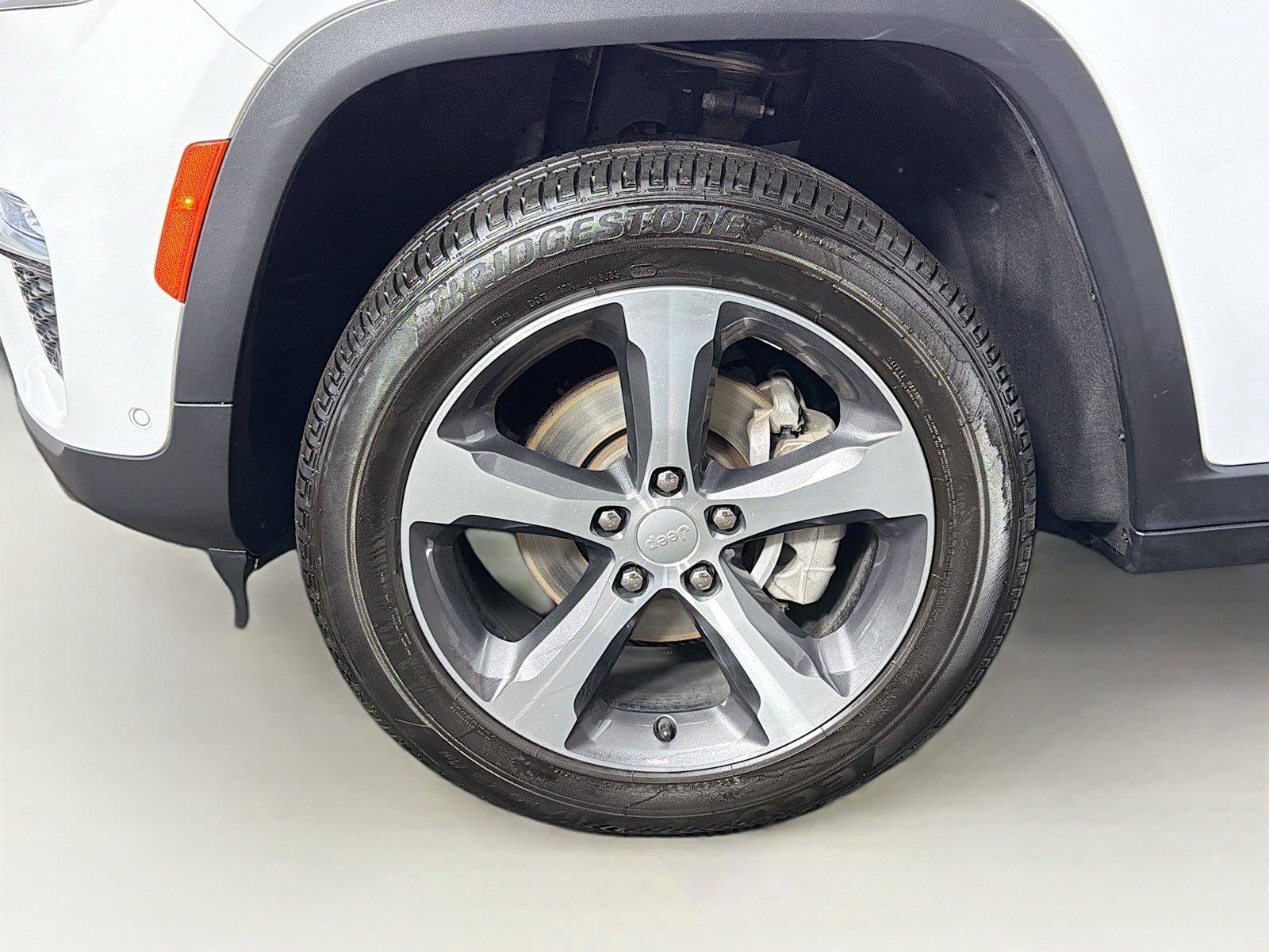 Used 2023 Jeep Grand Cherokee Limited w/ Luxury Tech Group II AWD/4WD image 34