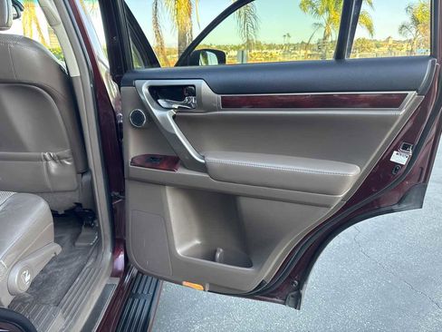 Used 2012 Lexus GX 460 Premium image 42