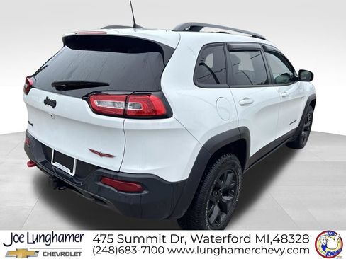 Used 2016 Jeep Cherokee Trailhawk w/ Comfort/Convenience Group AWD/4WD image 3
