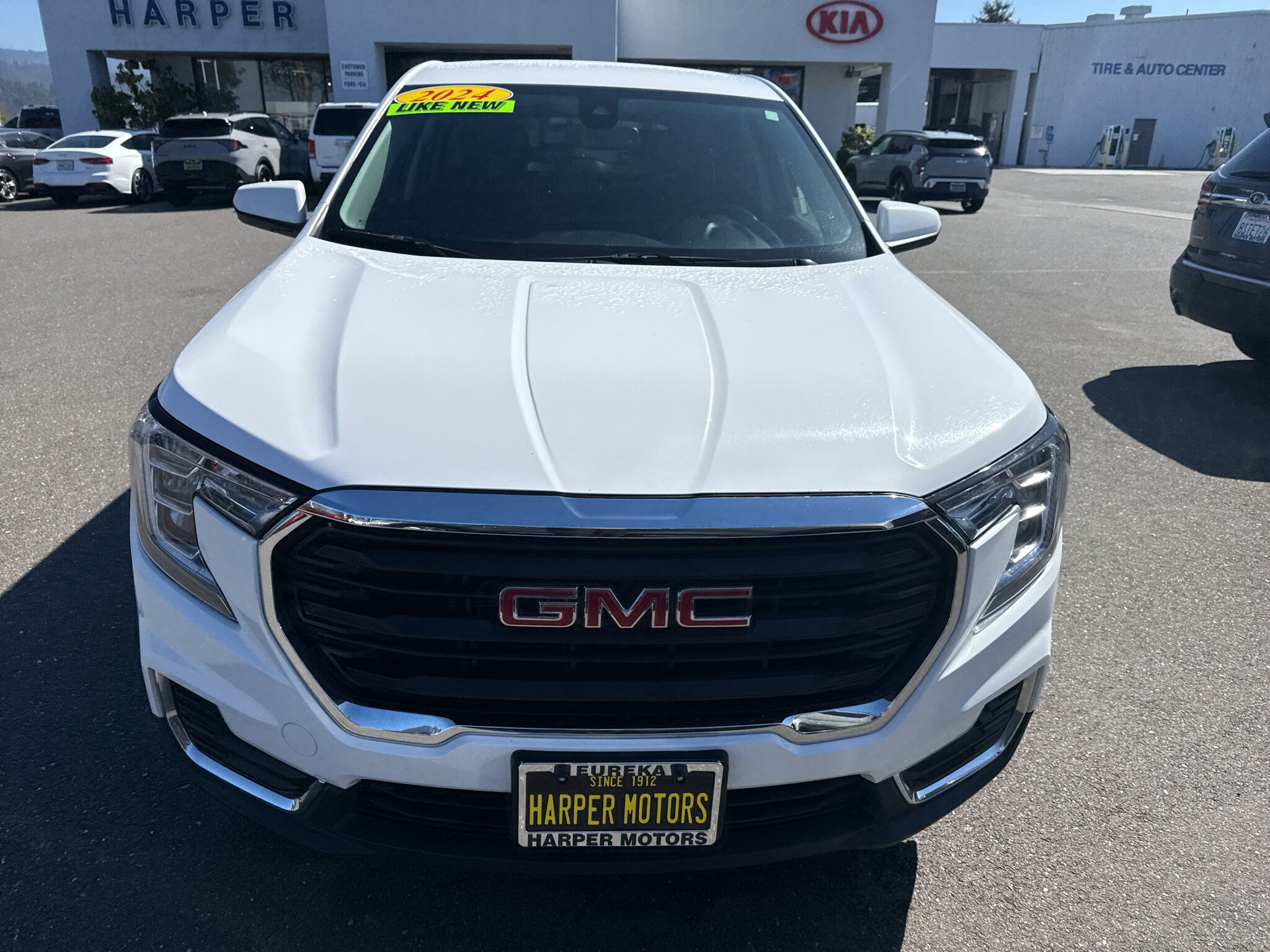 Used 2024 GMC Terrain SLE AWD/4WD image 8