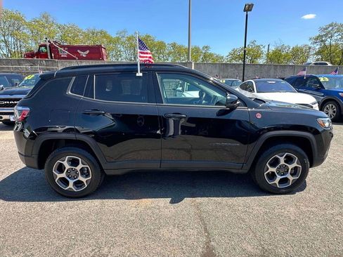 Used 2022 Jeep Compass Trailhawk w/ Trailhawk Convenience Group AWD/4WD image 3