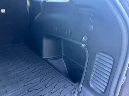 Used 2021 Jeep Grand Cherokee Laredo AWD/4WD image 32