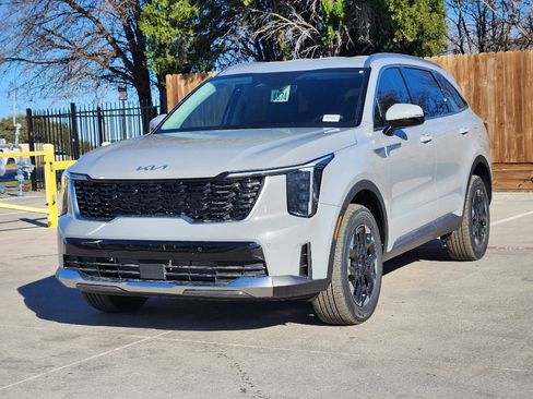 New 2026 Kia Sorento S image 2